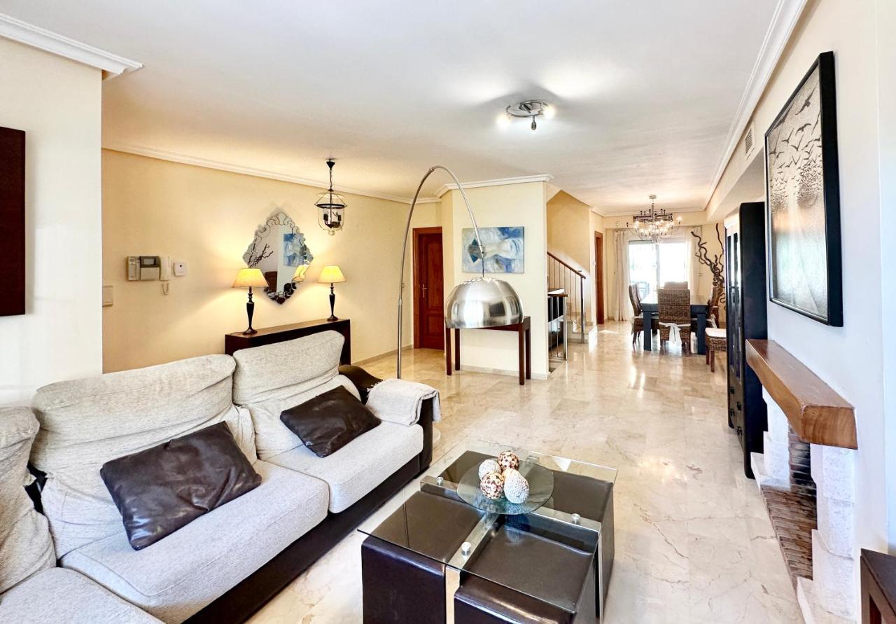 El Arenal Townhouse By The Beach With Swimming Pool - Eaw Homes 马尔韦利亚 外观 照片