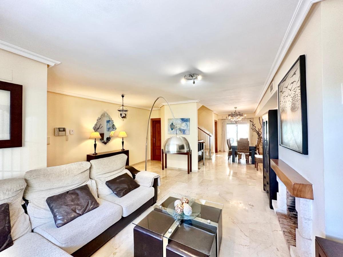 El Arenal Townhouse By The Beach With Swimming Pool - Eaw Homes 马尔韦利亚 外观 照片