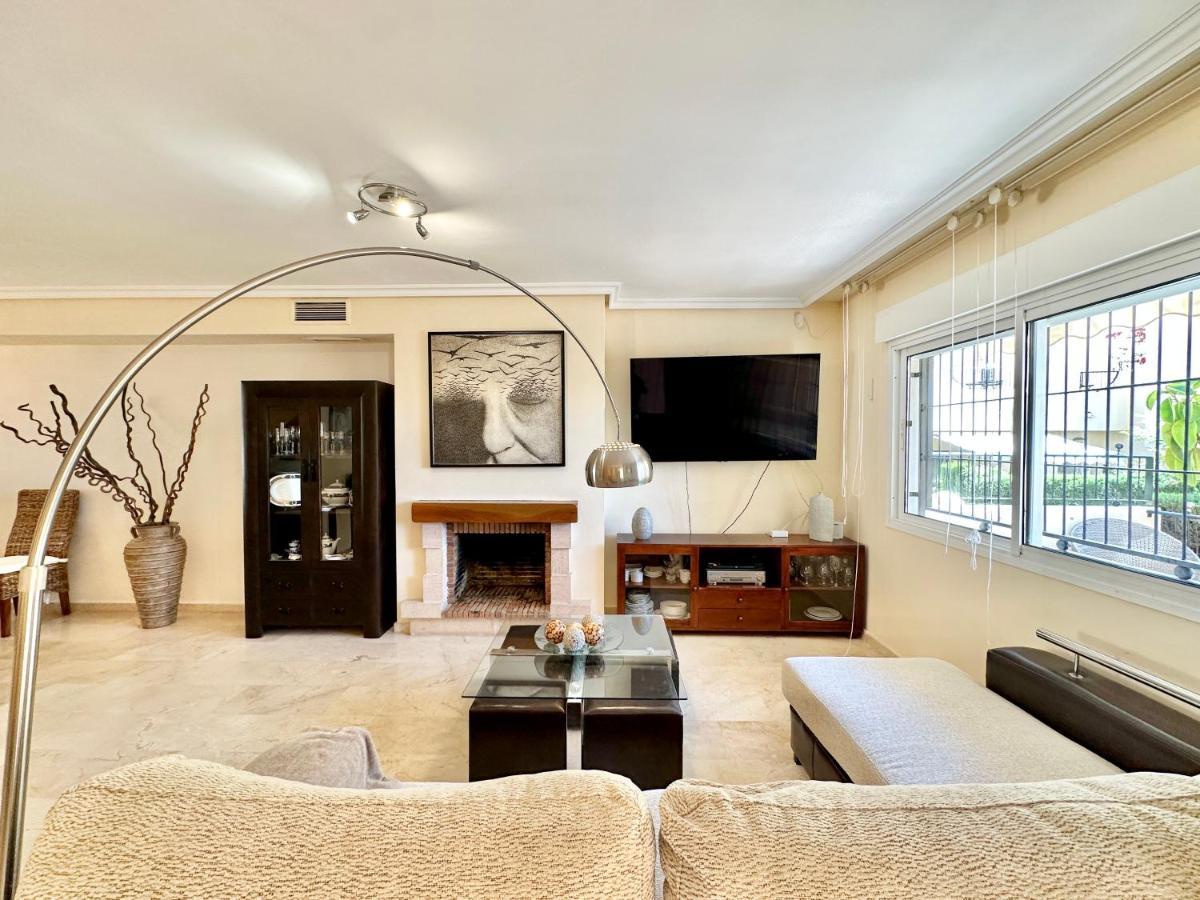 El Arenal Townhouse By The Beach With Swimming Pool - Eaw Homes 马尔韦利亚 外观 照片