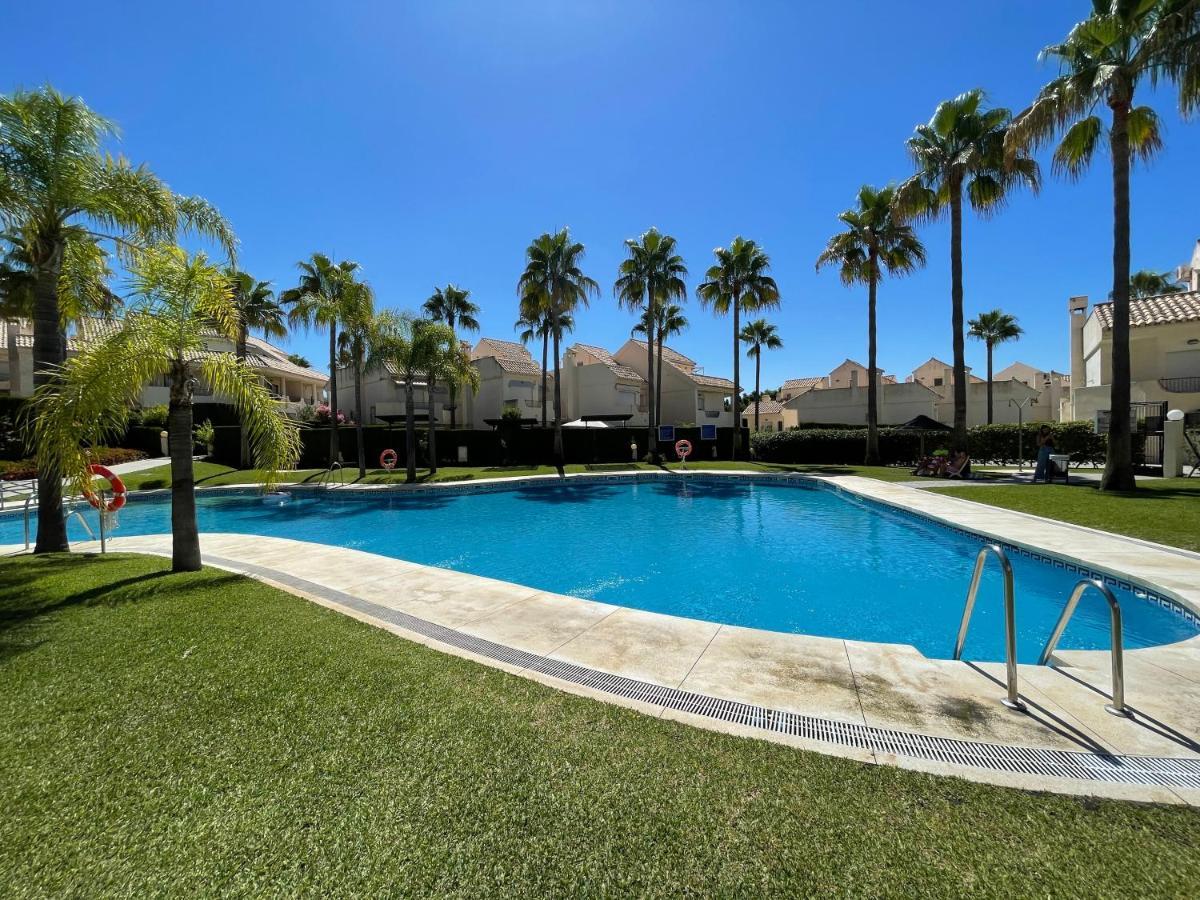 El Arenal Townhouse By The Beach With Swimming Pool - Eaw Homes 马尔韦利亚 外观 照片